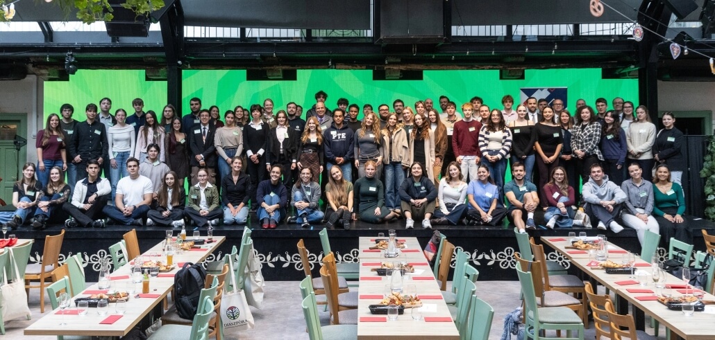 Group photo of participants at the Hungarian Diaspora Scholarship Welcome Home event in Hungary.